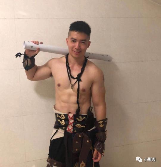 清华学霸肌肉博士小哥,因性感身材照走红