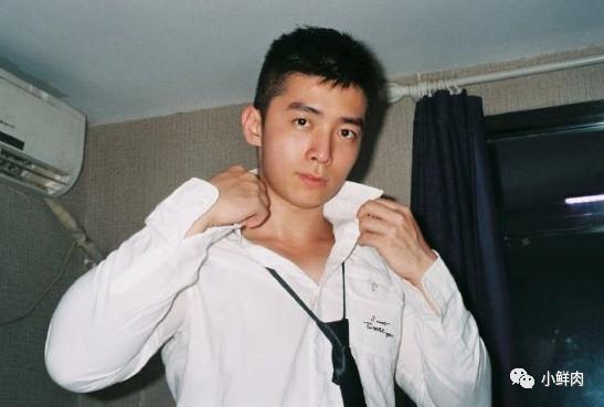 清华学霸肌肉博士小哥,因性感身材照走红