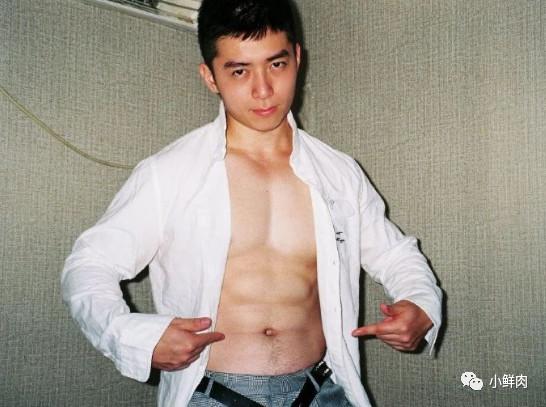 清华学霸肌肉博士小哥,因性感身材照走红