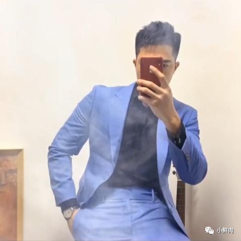 186CM广州房产正装小哥火了,网友:我要找他买房