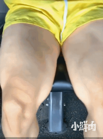 186CM广州房产正装小哥火了,网友:我要找他买房