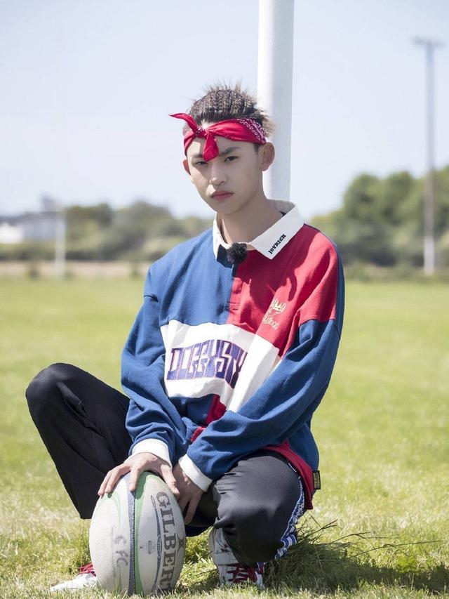 为什么你穿Polo衫就“土土”的,而男星们穿起来就那么帅呢?