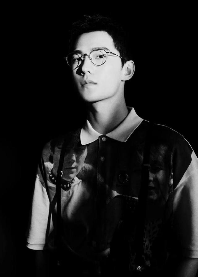 为什么你穿Polo衫就“土土”的,而男星们穿起来就那么帅呢?