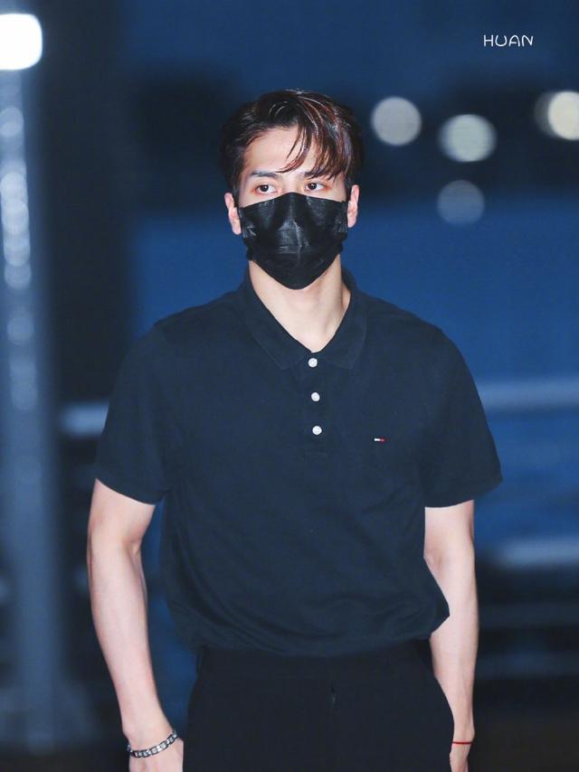 为什么你穿Polo衫就“土土”的,而男星们穿起来就那么帅呢?