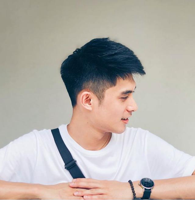 男生“锅盖头”发型过时了，夏天适合留这4款，简单干净显帅气