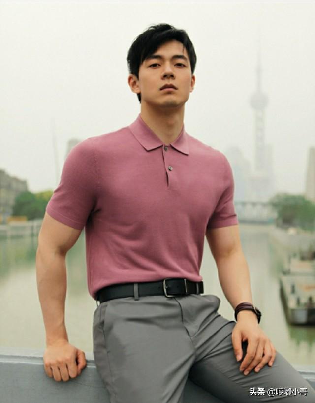 气质型男小奶狗,97年,身高176,穿衣风格就是与众不同,有风范