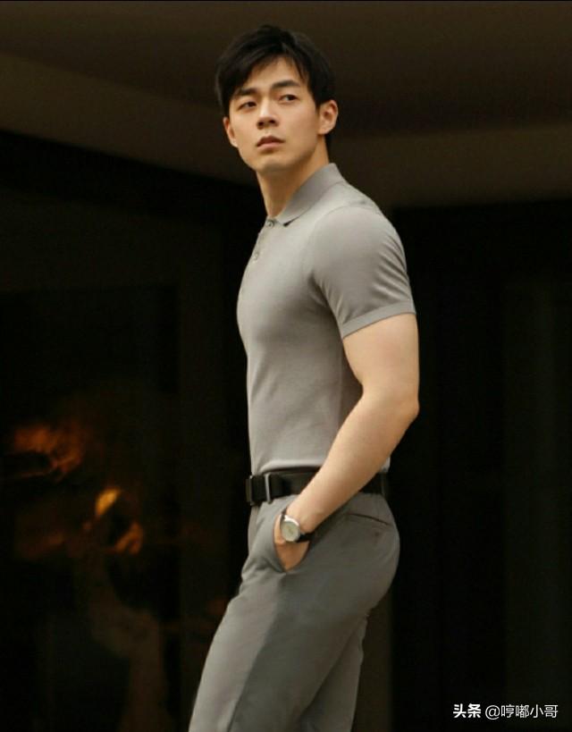 气质型男小奶狗,97年,身高176,穿衣风格就是与众不同,有风范