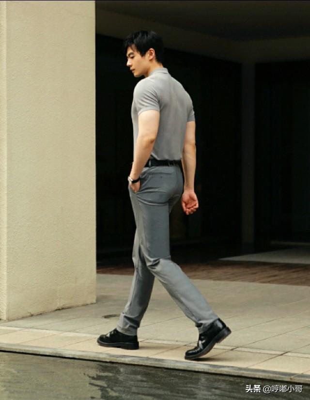 气质型男小奶狗,97年,身高176,穿衣风格就是与众不同,有风范