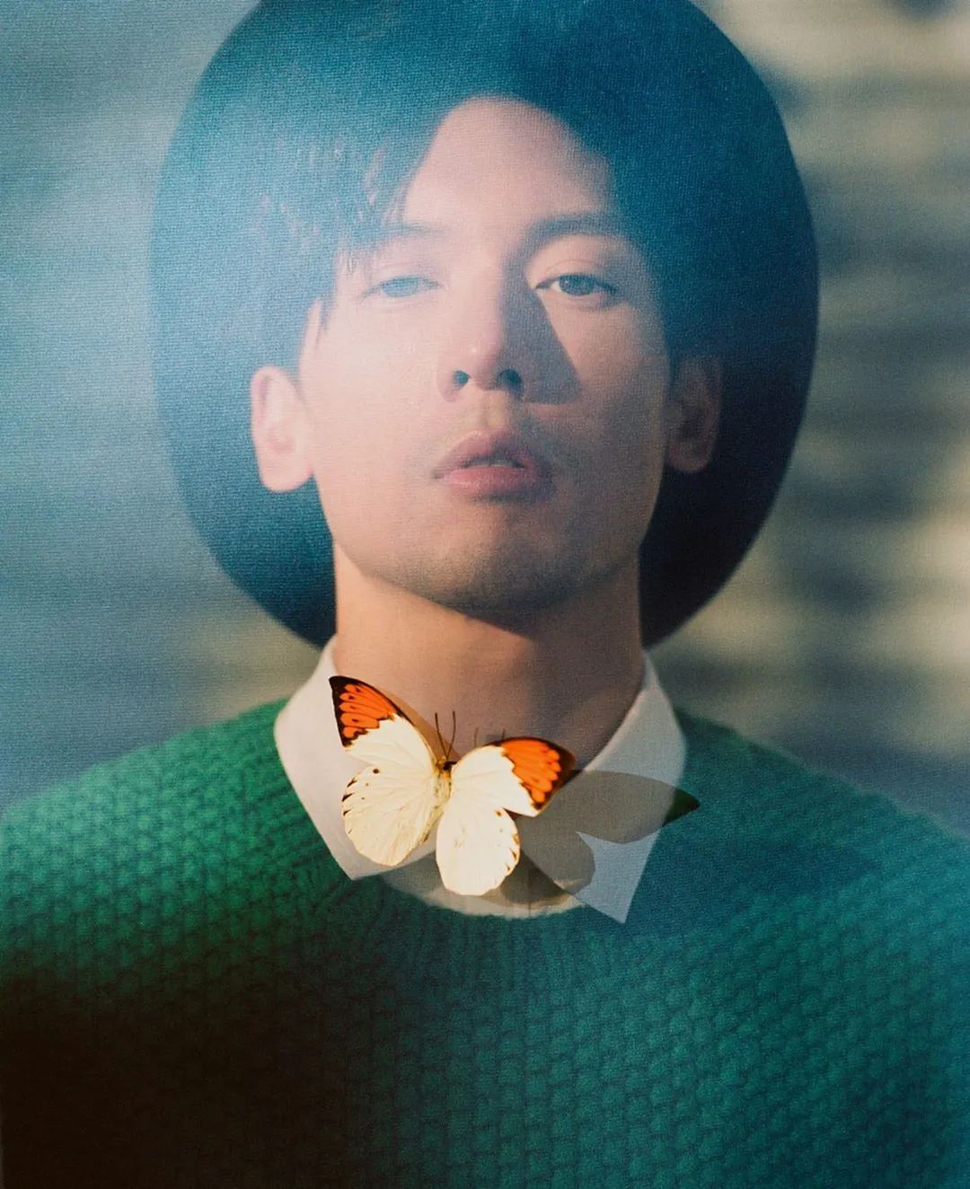 40岁香港男星关智斌推出写真集,他看起来还是那么青春