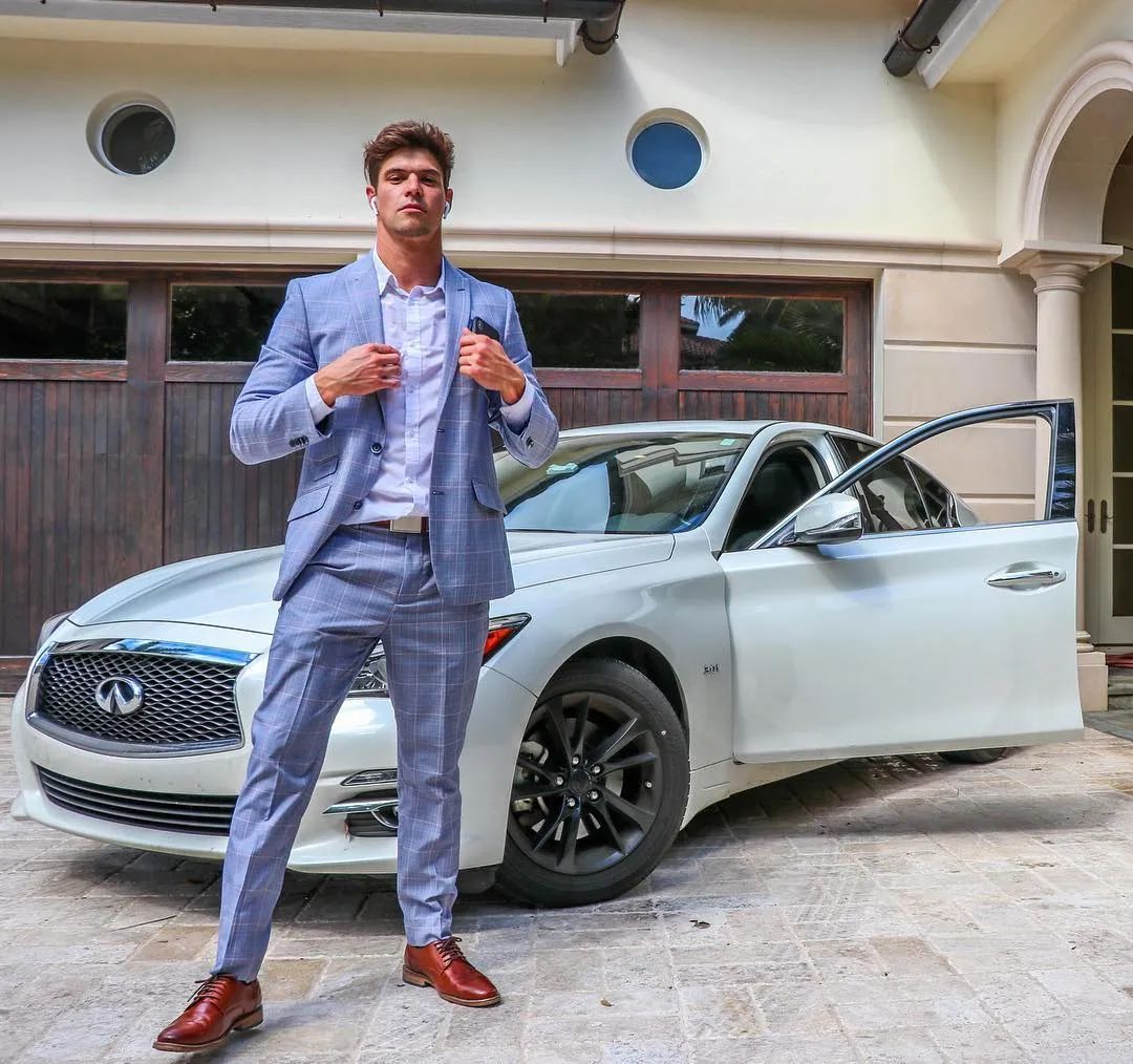 今年29岁的Zach Rance宣布出柜,曾参加美国老牌真人秀《老大哥》