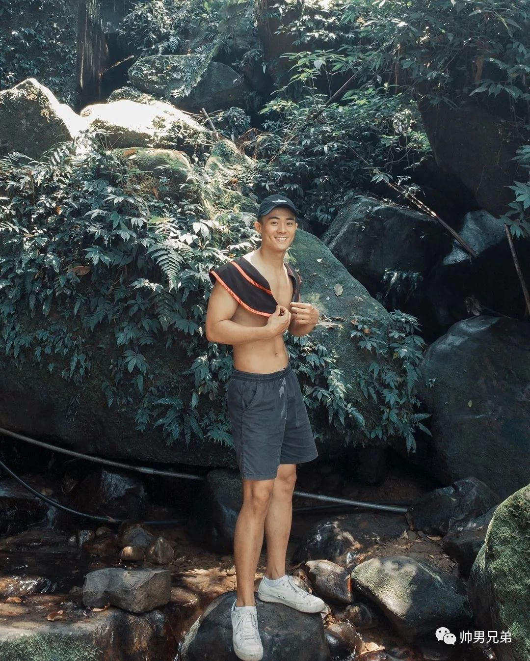 硬朗痞帅大帅哥,狼狗腹肌太性感