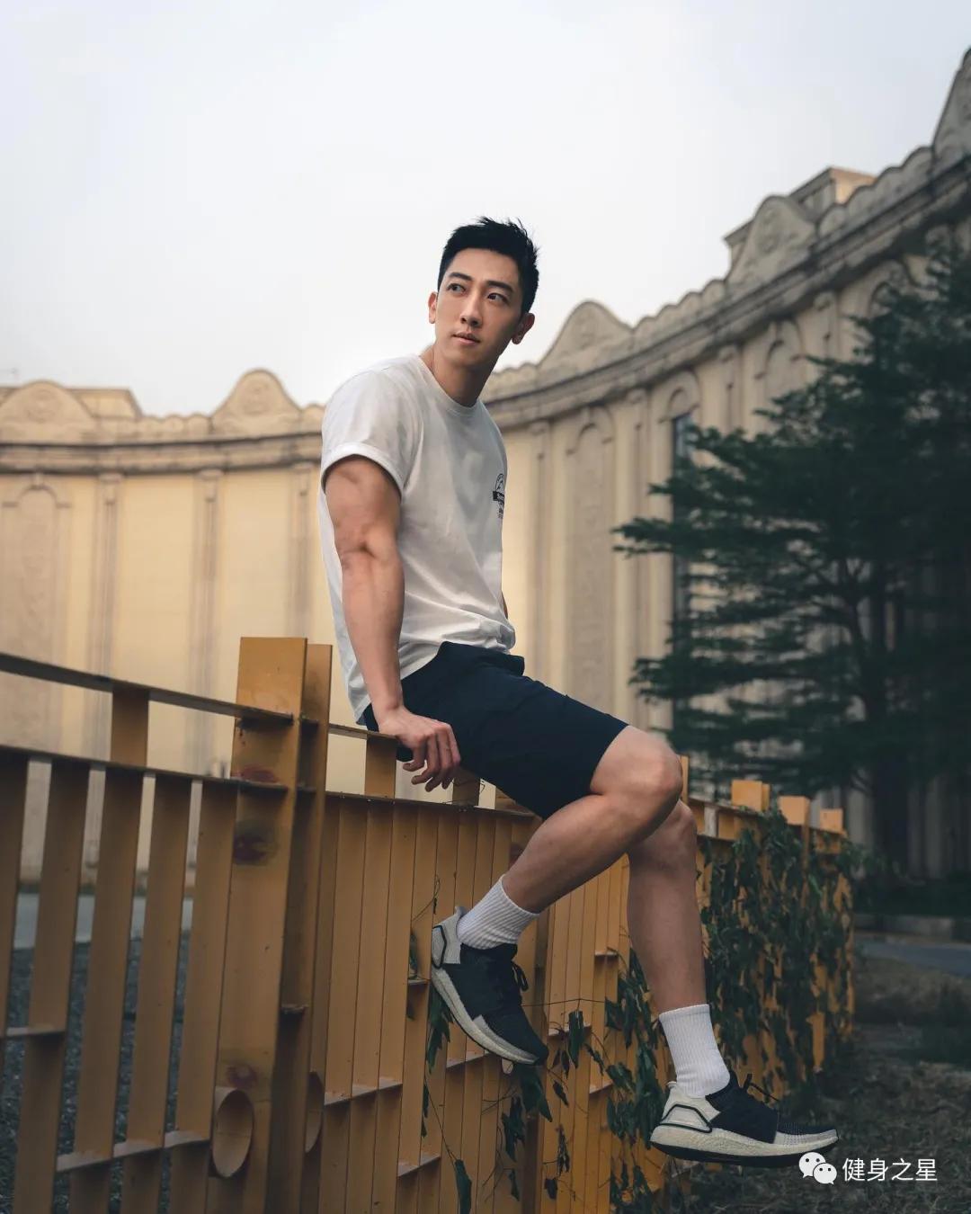 28岁台湾模特,浓眉大眼五官立体,肌肉身材具有视觉冲击