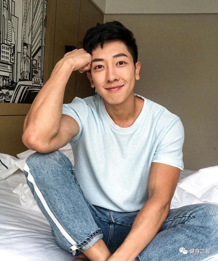 28岁台湾模特,浓眉大眼五官立体,肌肉身材具有视觉冲击