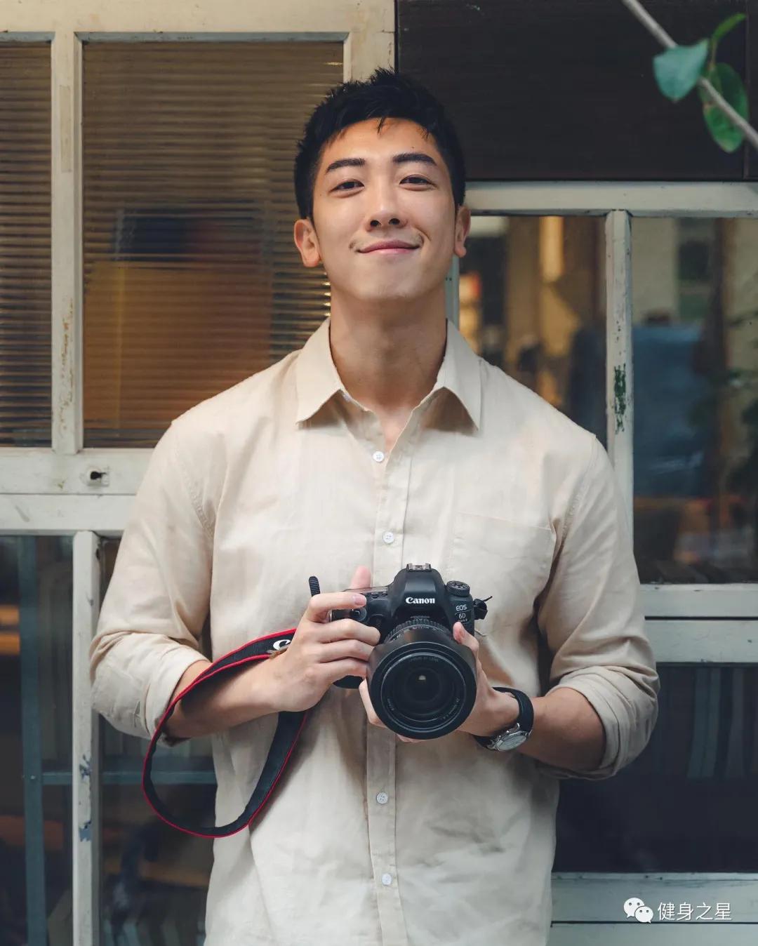 28岁台湾模特,浓眉大眼五官立体,肌肉身材具有视觉冲击