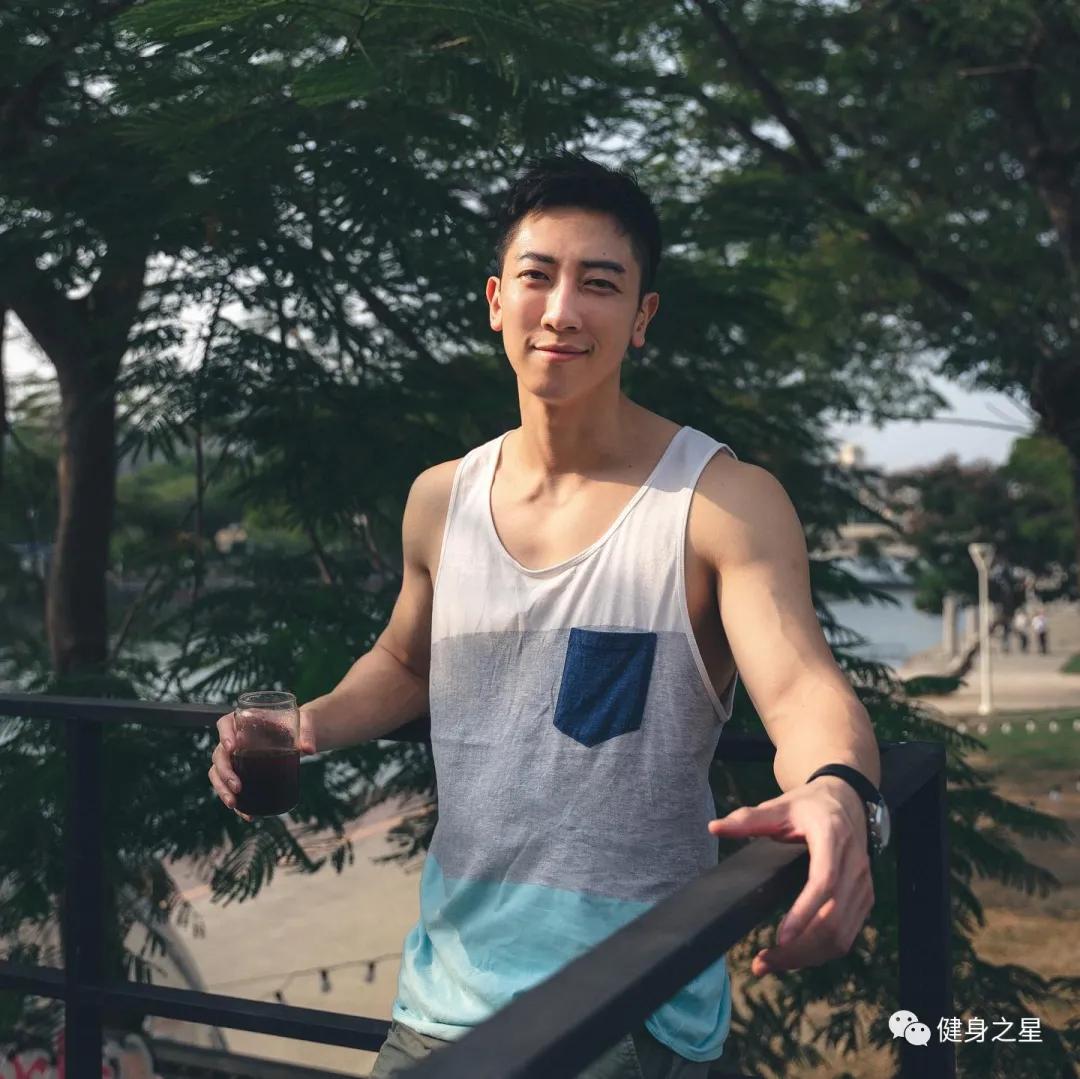 28岁台湾模特,浓眉大眼五官立体,肌肉身材具有视觉冲击