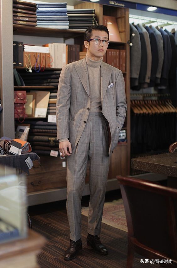 1米7以下男士穿搭技巧:10种方法,让你“增高”至少10公分