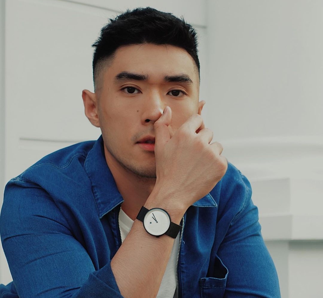 男生别嫌弃“两边铲光”发型了,2021留这几款造型,干净帅气