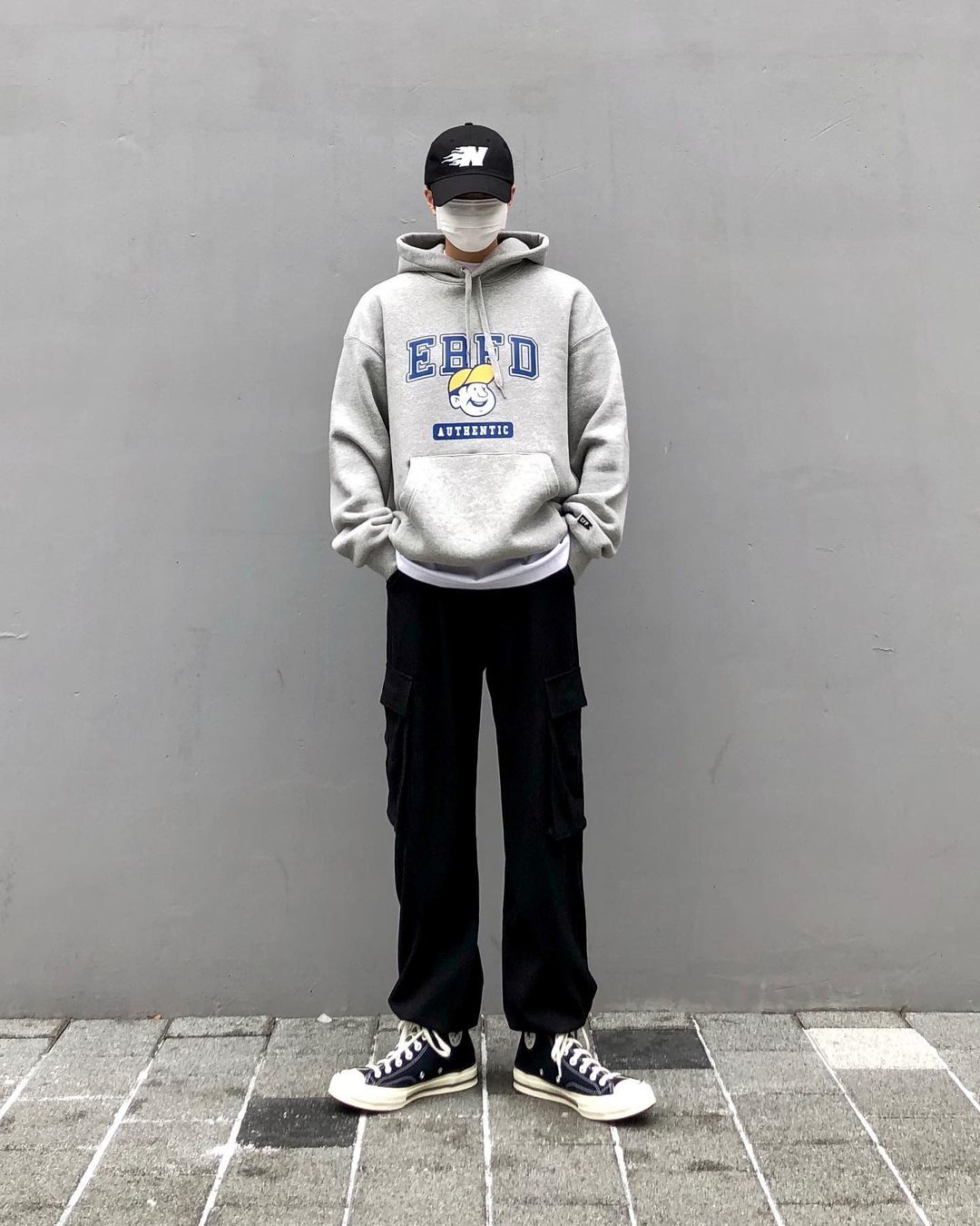 男生冬天穿“卫衣”才时髦！6套日常帅气搭配，轻松变身潮流达人