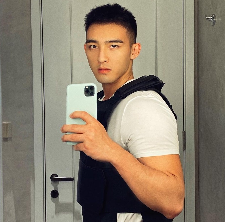 男生有这2种脸型特征,很适合剪“寸头”发型,阳光又帅气